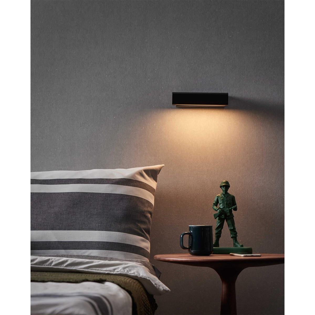
Olvynora Rotating Wood & Metal LED Wall Lamp - Minimalist Sconce