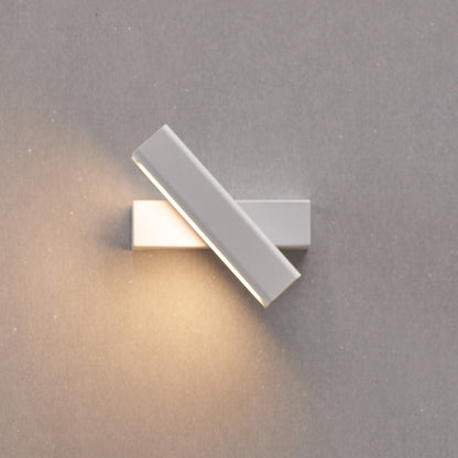 Olvynora Rotating Wood & Metal LED Wall Lamp - Minimalist Sconce