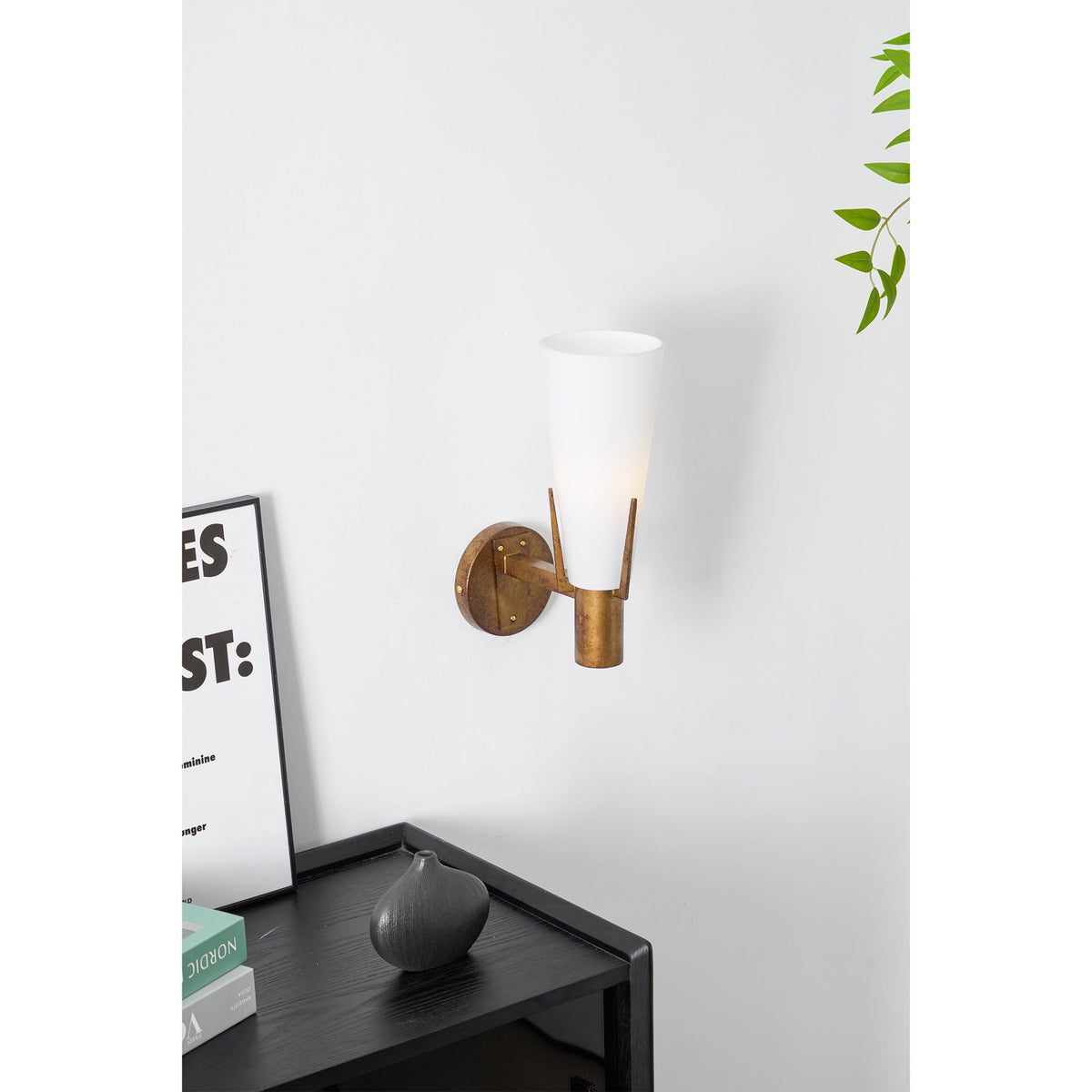 
Vatalel Nordic Brass & Glass Wall Lamp - Minimalist Sconce
