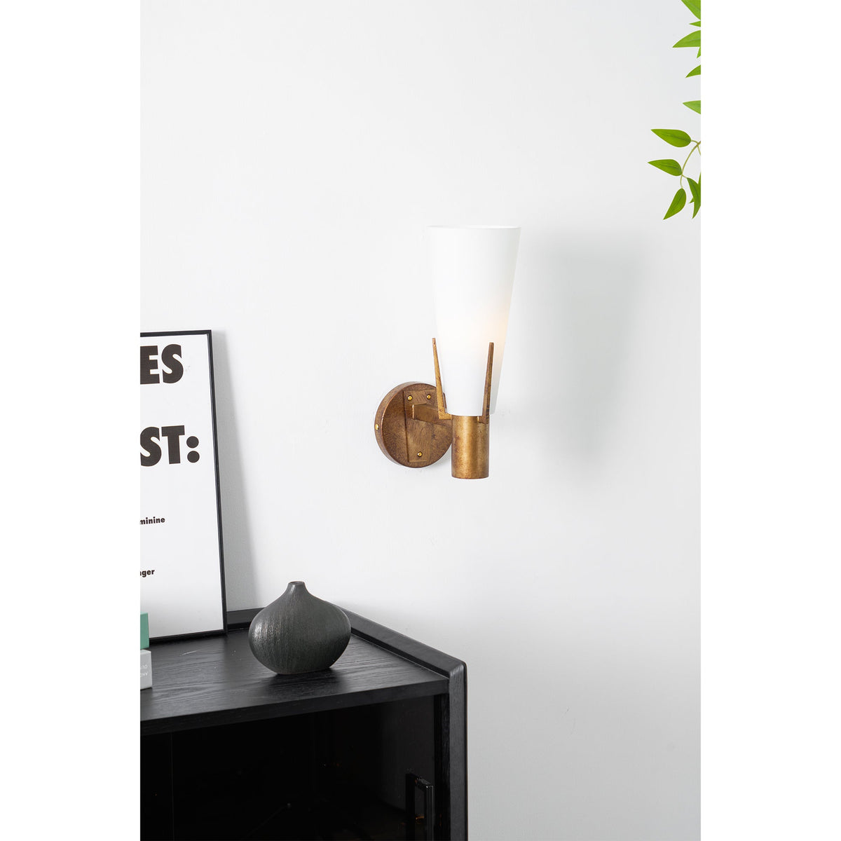 
Vatalel Nordic Brass & Glass Wall Lamp - Minimalist Sconce
