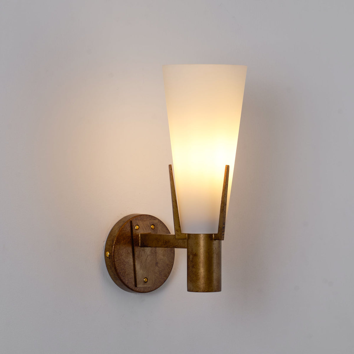 
Vatalel Nordic Brass & Glass Wall Lamp - Minimalist Sconce