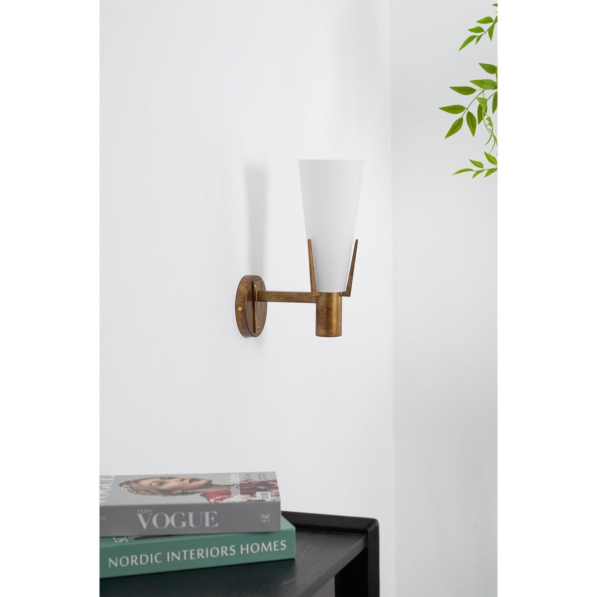 
Vatalel Nordic Brass & Glass Wall Lamp - Minimalist Sconce