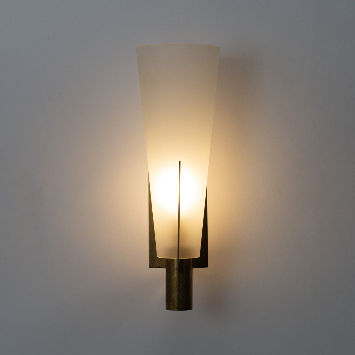 
Vatalel Nordic Brass & Glass Wall Lamp - Minimalist Sconce