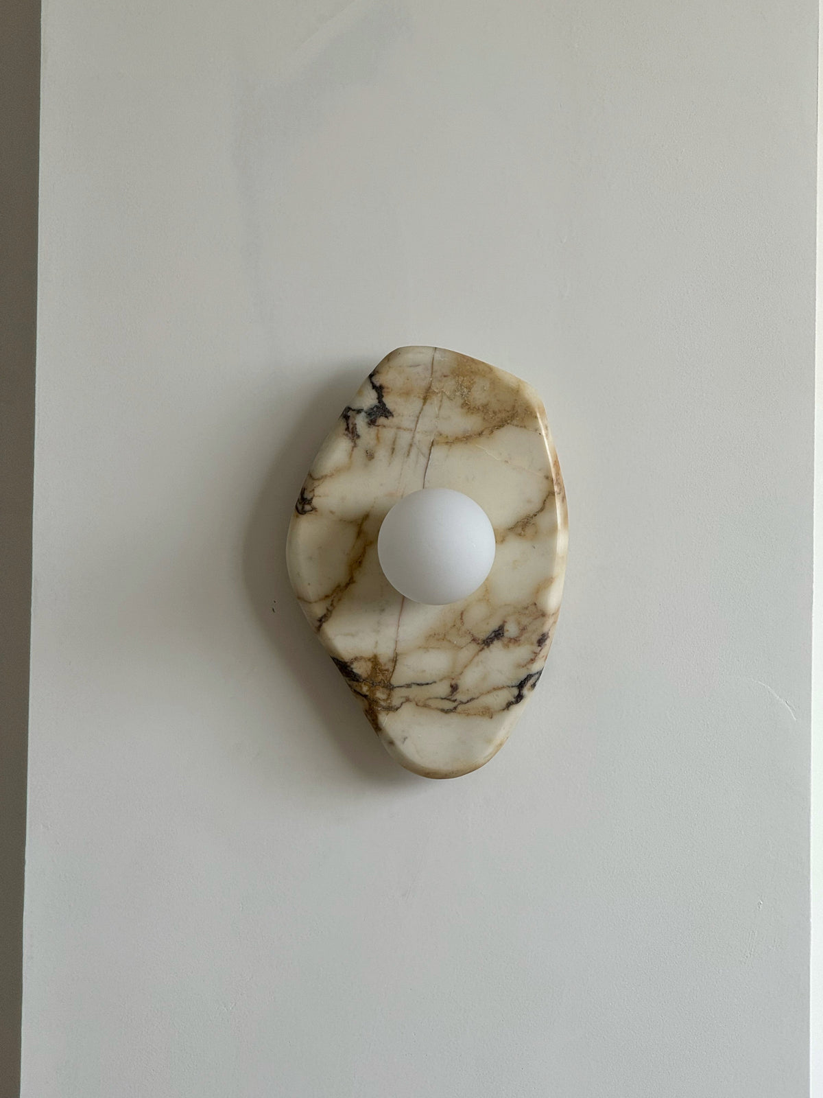 
Mylirira Marble & Glass Wall Lamp - Minimalist Sconce