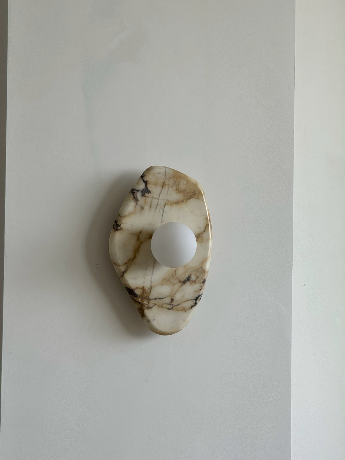 
Mylirira Marble & Glass Wall Lamp - Minimalist Sconce