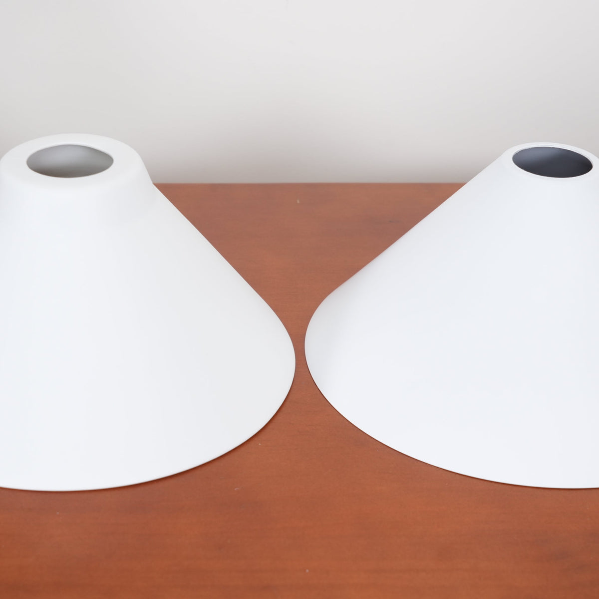 
Zomareth Ceramic Wall Lamp - Minimalist Sconce