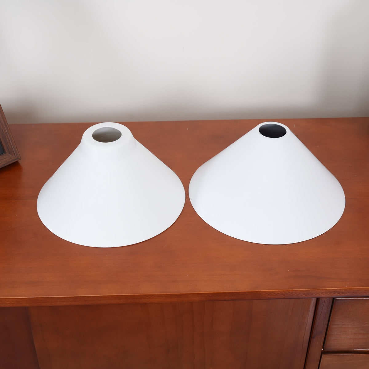 
Zomareth Ceramic Wall Lamp - Minimalist Sconce