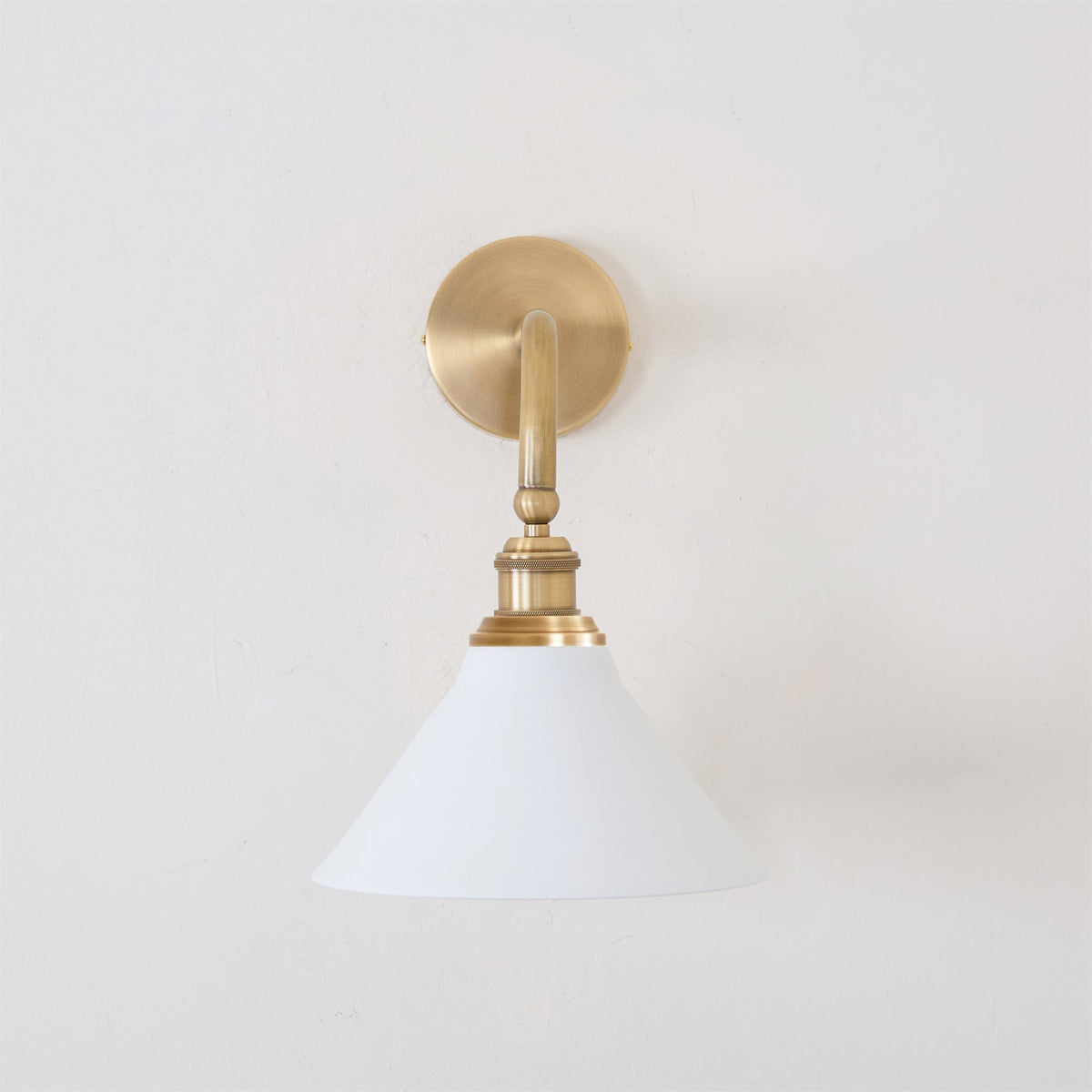 
Zomareth Ceramic Wall Lamp - Minimalist Sconce